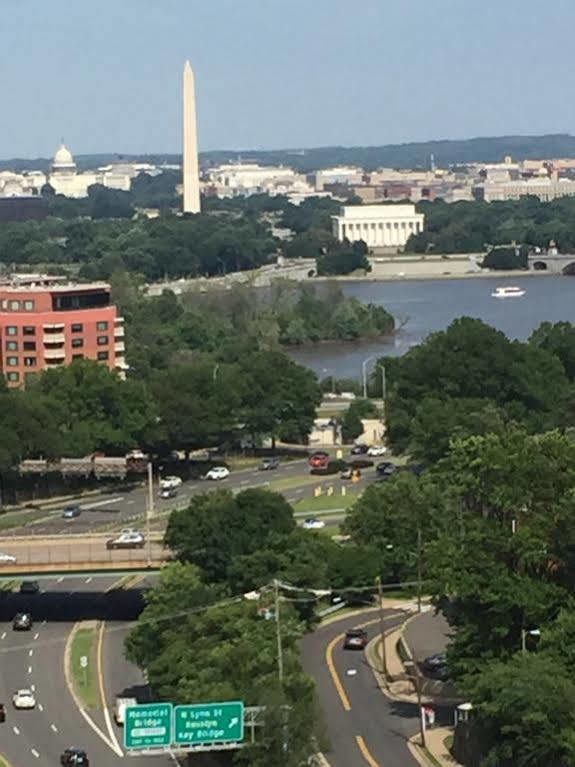 Boq Lodging In Rosslyn ワシントン エクステリア 写真